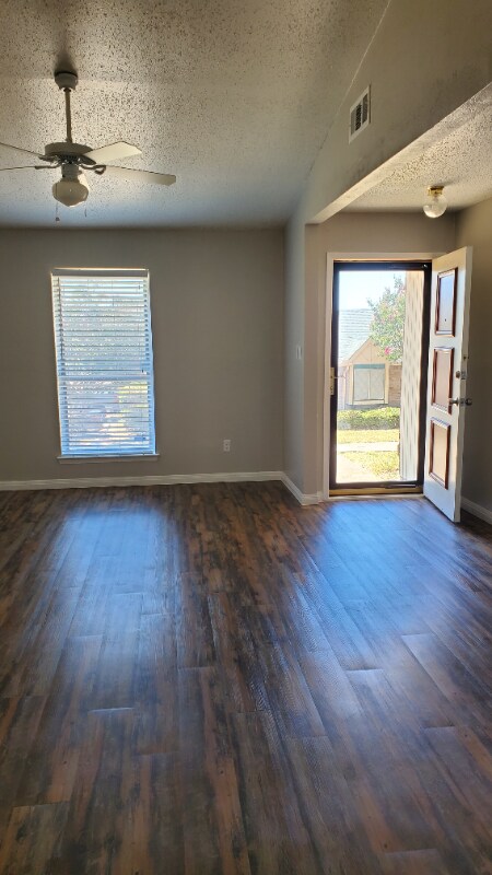 Building Photo - 15 E Mountain Ln