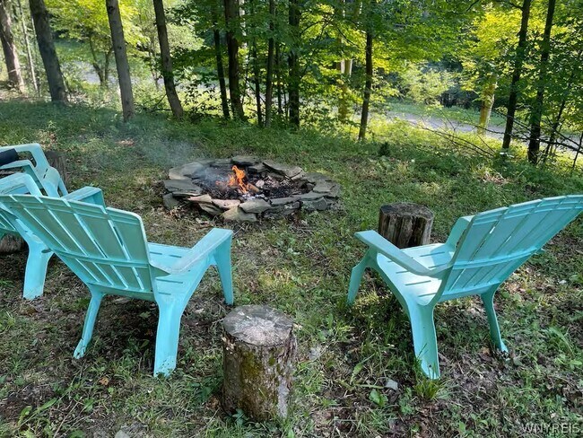 Building Photo - 6284 Dublin Hills Rd