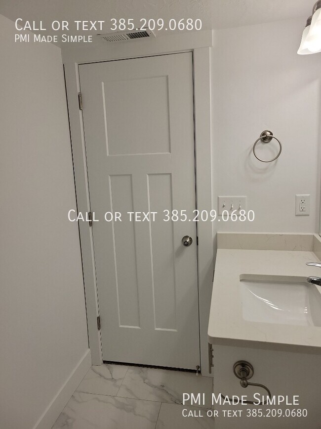 Building Photo - 10884 N Slate Ln