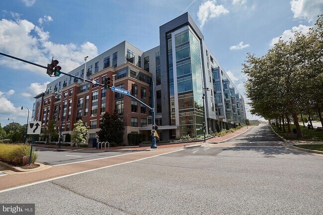 Building Photo - 145 Riverhaven Dr