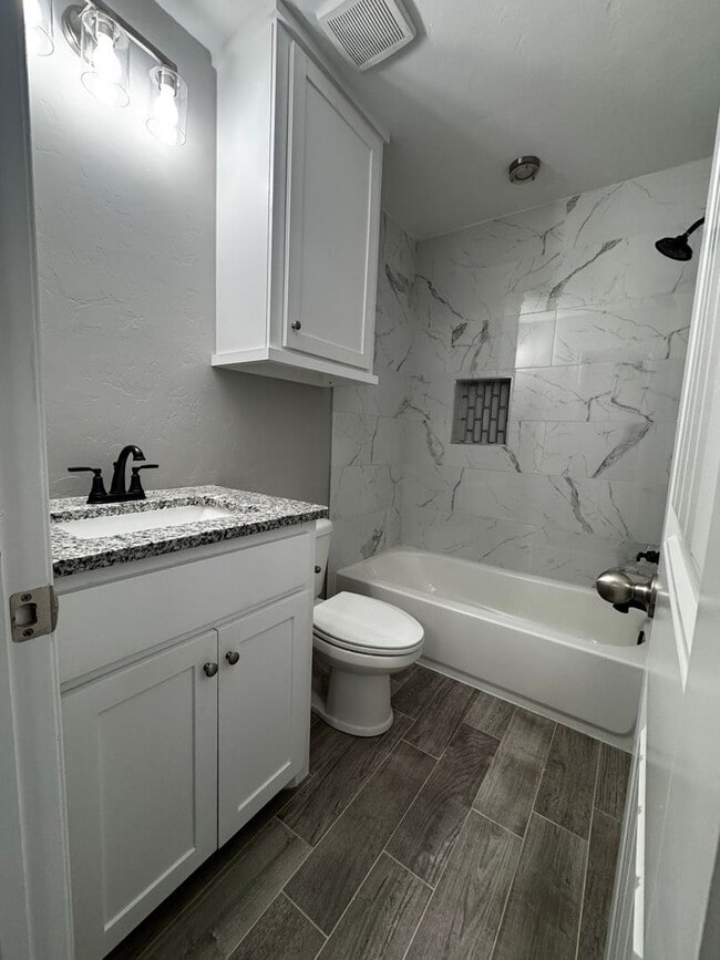 Building Photo - 110 K St