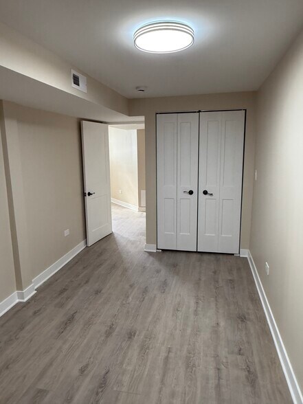 Building Photo - 7123 S Cornell Ave