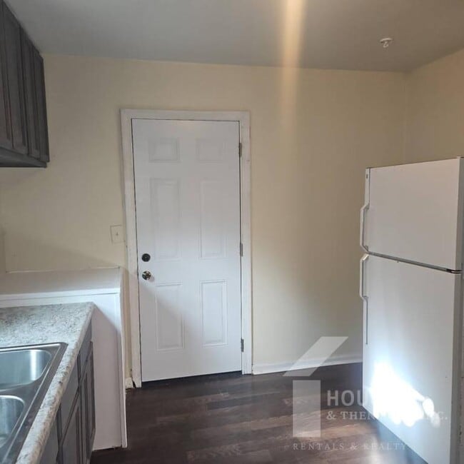 Building Photo - 44 Bagwell Cir