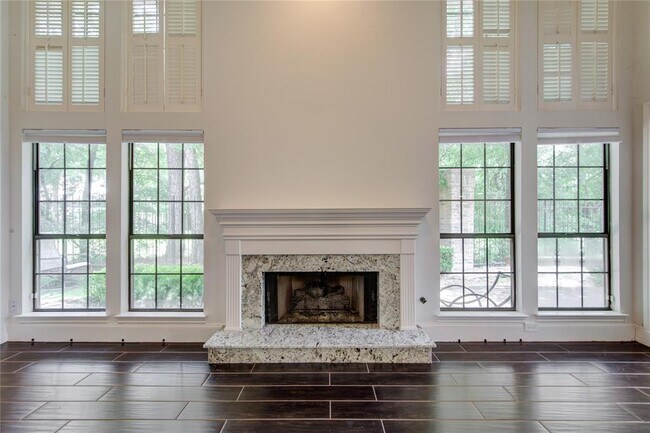 Building Photo - 25 Fairway Oaks Pl