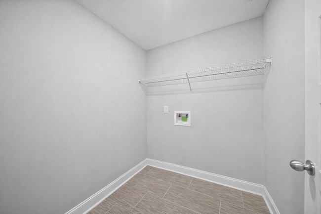 Building Photo - Pet Friendly Three Bedroom!