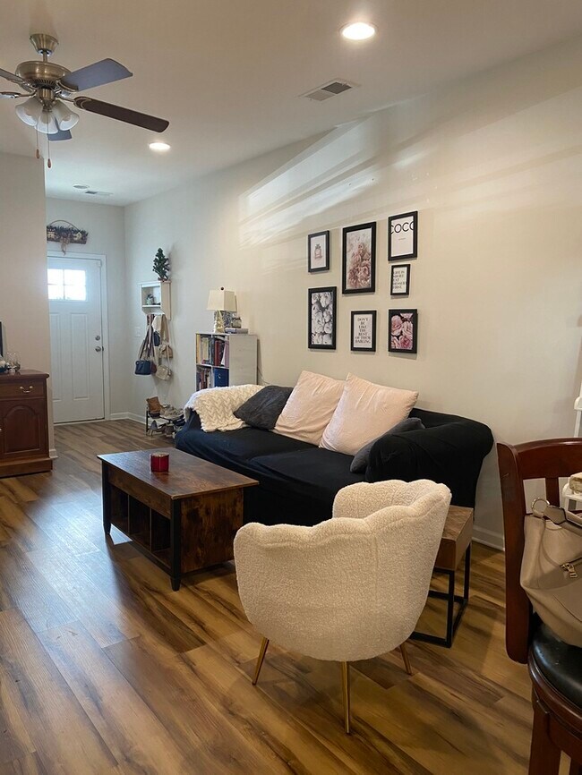 Building Photo - 158 Silver Run Pl