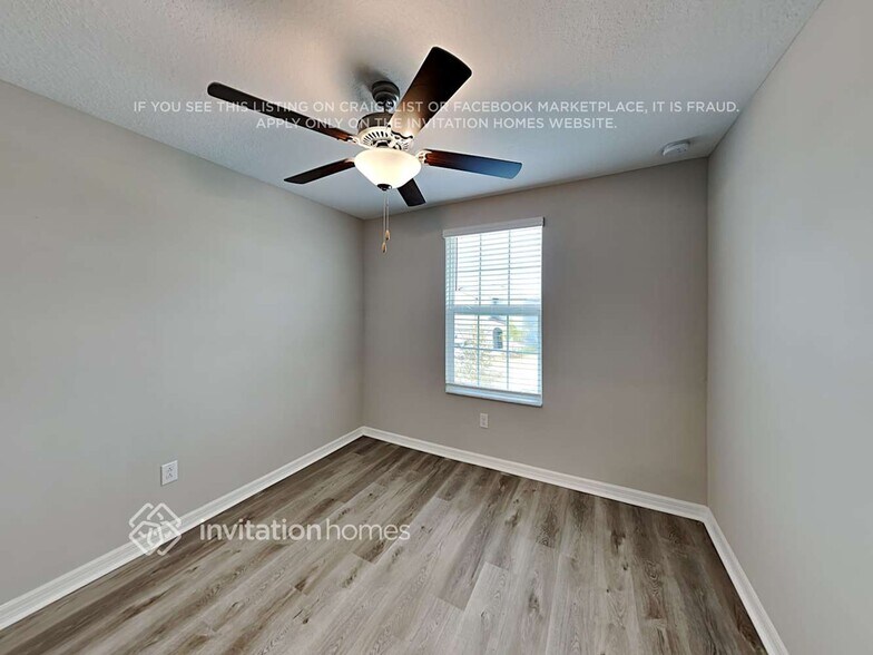 Building Photo - 10355 Blue Plume Ct