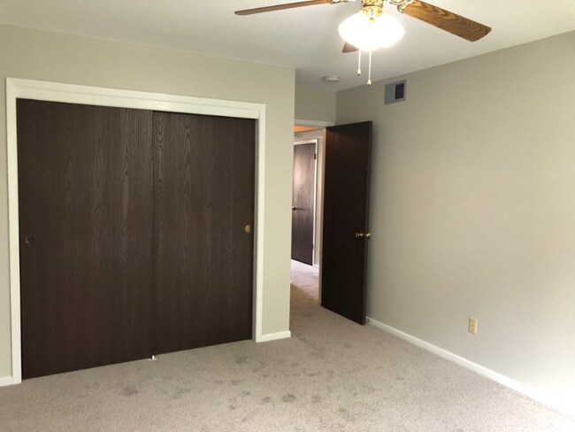 Building Photo - 1730 NW Pine Rd