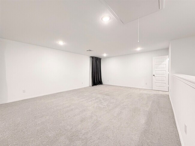 Building Photo - 9662 Caney Trails Rd