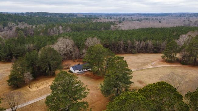 Building Photo - 1190 Duncan Rd