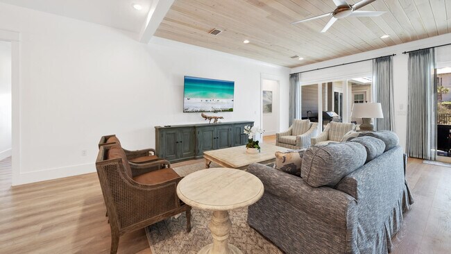 Building Photo - 28 Pelican Glide Ln