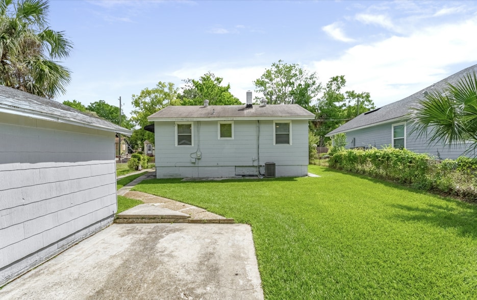 Building Photo - 6716 Perry St