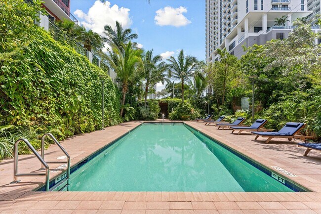 Building Photo - 1749 NE Miami Ct