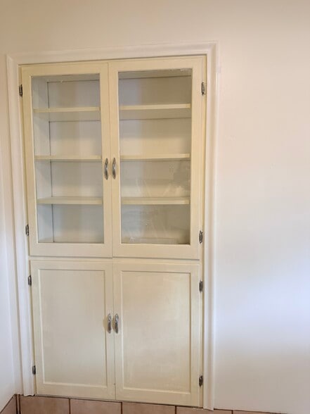 Building Photo - 3585 S 900 E