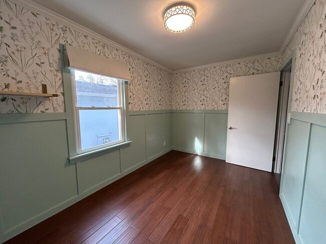 Building Photo - 475 W Kanawha Ave