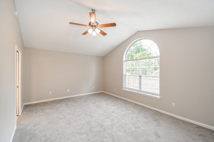 Building Photo - 6065 Winding Bridge Dr