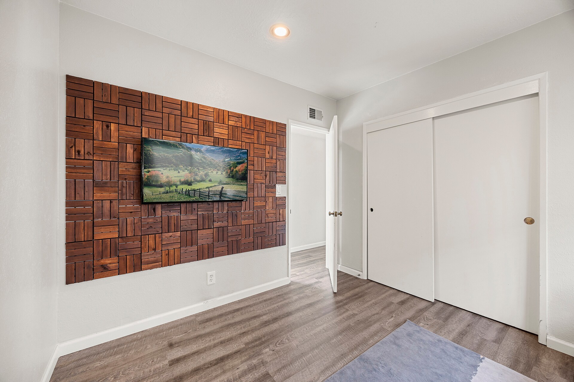3rd bedroom or office - 19112 Colchester Ln