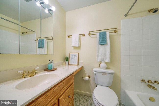 Building Photo - 9516 Bonair Dr