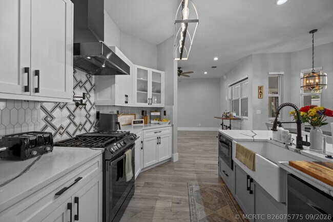 Building Photo - 2926 Dovedale Ct