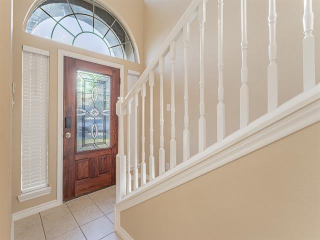 Building Photo - 210 Sendero Dr