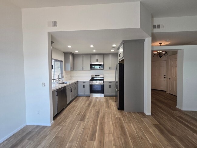 Building Photo - Charming Single Story Home in Mission Grove