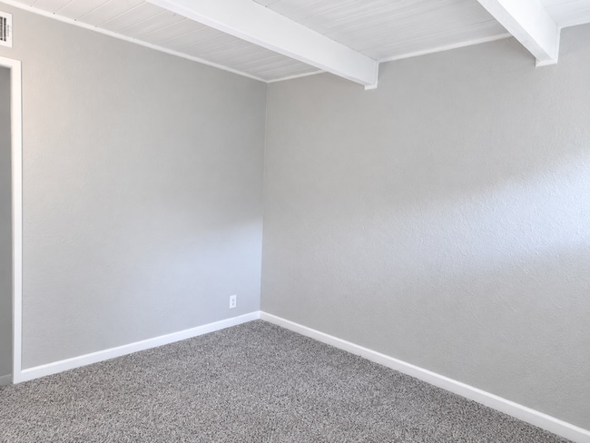Building Photo - 2492 N 38th St