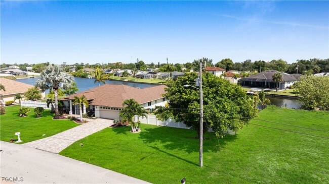 Building Photo - 1811 NE 5th Terrace