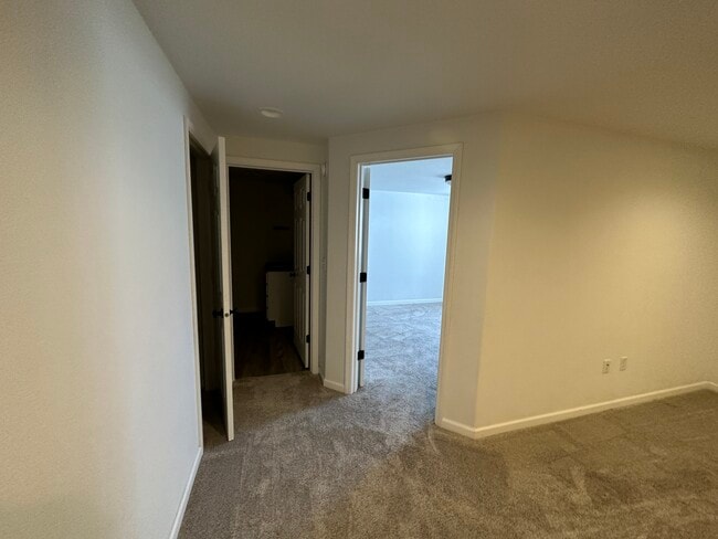 Building Photo - 745 Cathy Dr W