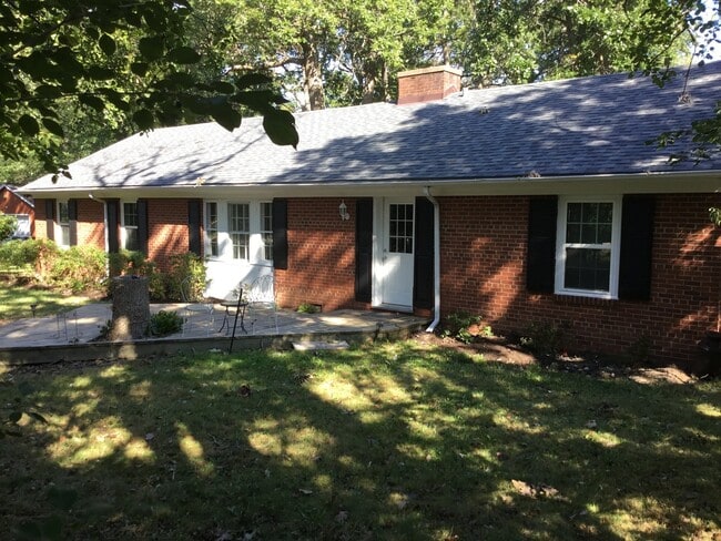 Primary Photo - 2720 Deerfield Rd