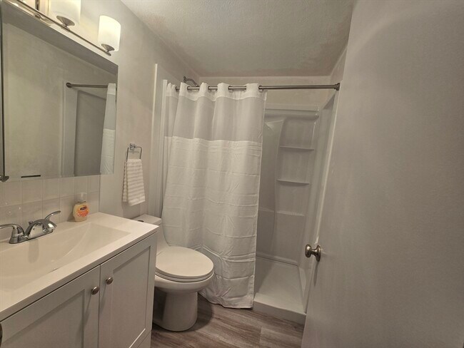 Building Photo - 51 Melrose St