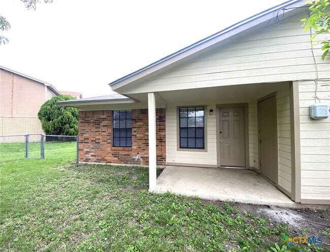 Building Photo - 4800 Rainbow Cir