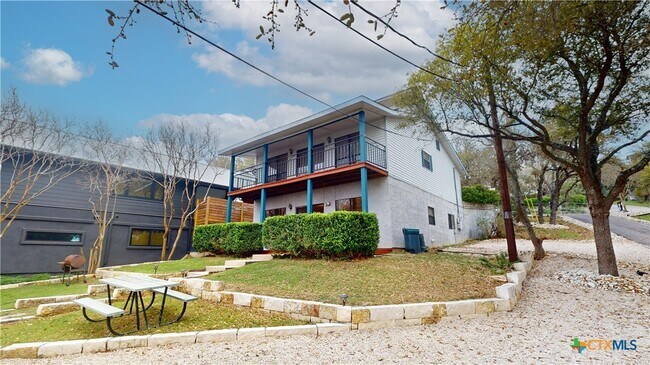 Building Photo - 1021 Hillcrest Forest