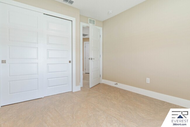 Building Photo - 1 Zaftig Ct