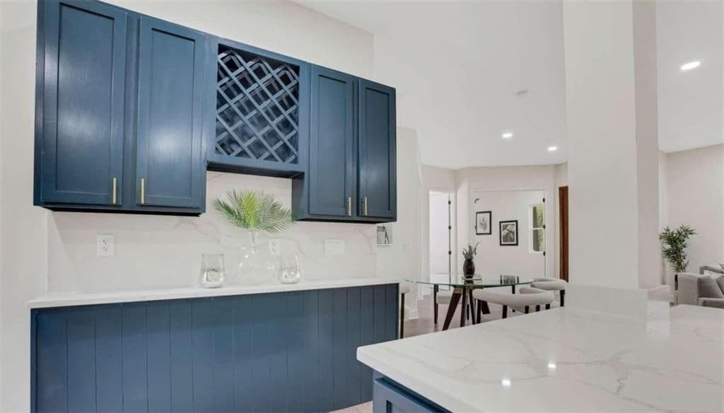 Building Photo - 537 Stillwood Dr