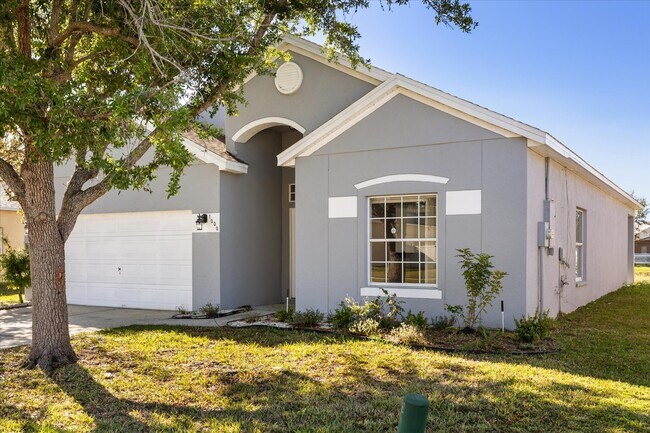Building Photo - 1000 Vaquero Ln