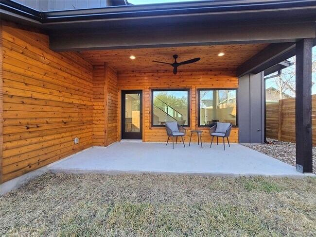 Building Photo - 5305 Grover Ave