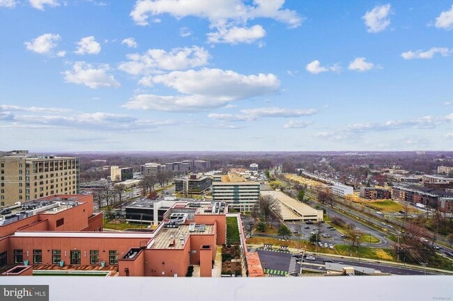 Building Photo - 930 Rose Ave