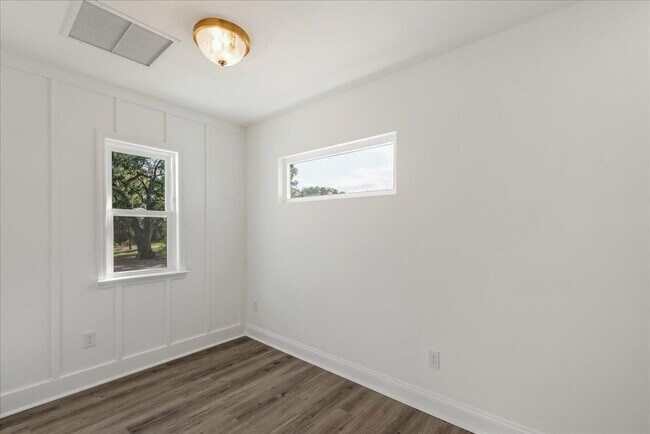 Building Photo - 5646 Native Oak Dr