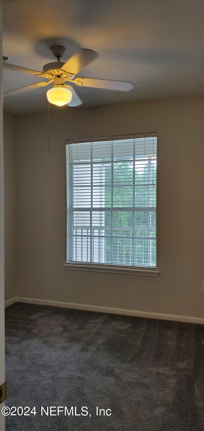 Building Photo - 10550 Baymeadows Rd