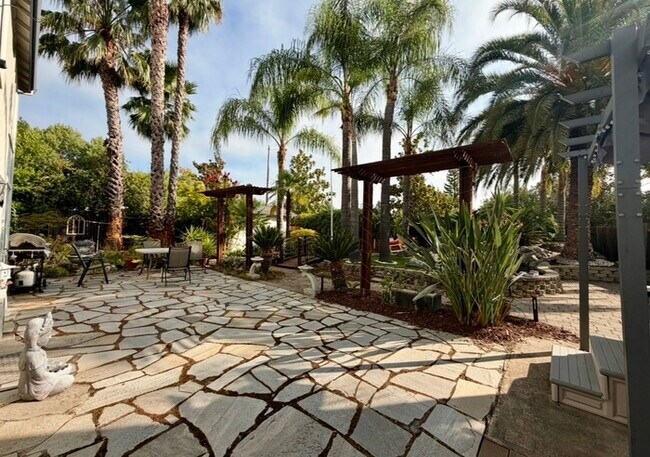 Building Photo - Spacious 5-Bedroom Rocklin Home with Private Backyard Oasis