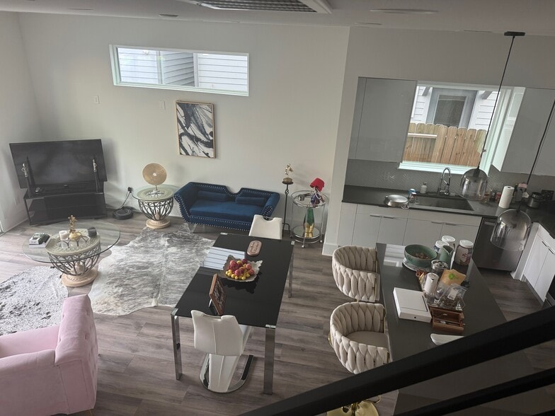 Dining - 3409 Luca St