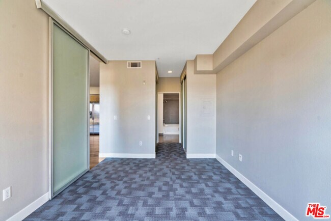 Building Photo - 1234 Wilshire Blvd