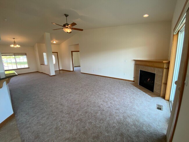 Building Photo - 3511 Hovley Ln