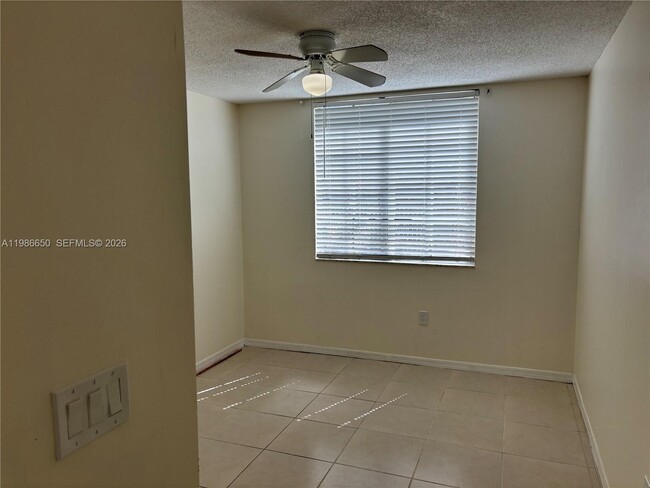 Building Photo - 655 SW 111th Way