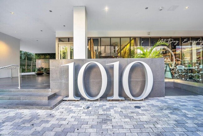 Building Photo - 1010 Brickell Ave