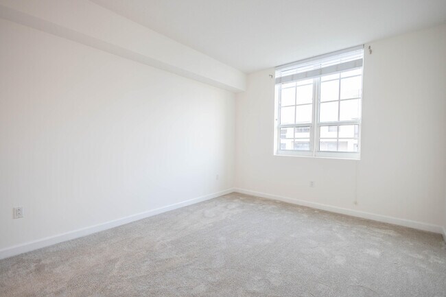 Building Photo - 410 Evernia St