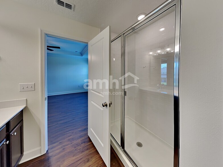 Building Photo - 2110 Saffron Walden Dr