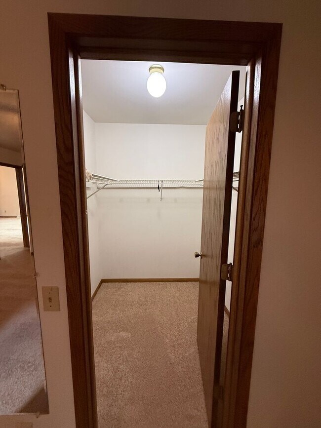 Building Photo - 657/659 Wood Violet Lane