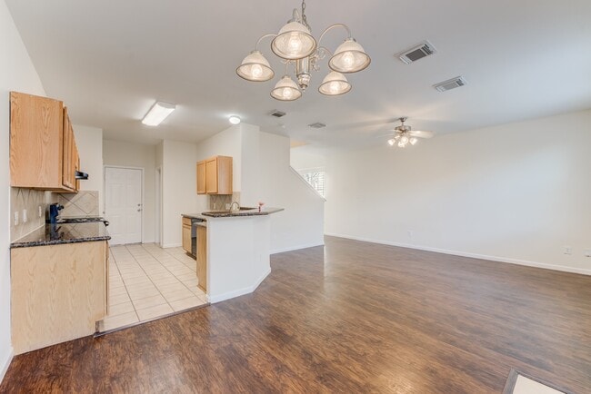 Building Photo - 6118 Yorkglen Manor Ln