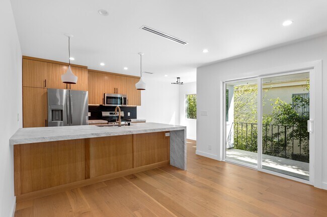 Building Photo - 1127 16th St